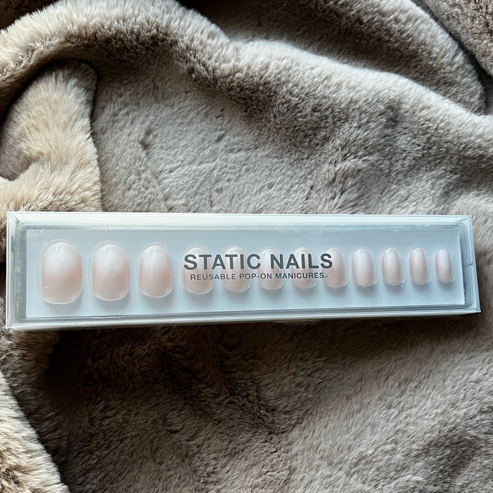 Static Nails - Reusable Press-On Manicure- MADEMOISELLE - ROUND